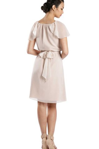 Robe de graduation de longueur à genou avec manche courte epaule nue avec nœud en chiffon