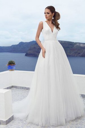 Robe de mariée distinguee eclaté avec ruban v col profonde en tulle