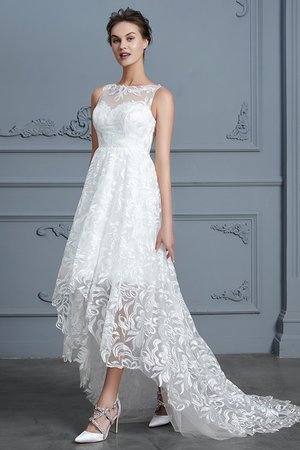 Robe de mariée manche nulle élégant silhouette asymétrique de princesse ligne a