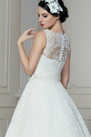 Robe de mariée ligne a elevé manche nulle avec fleurs fermeutre eclair