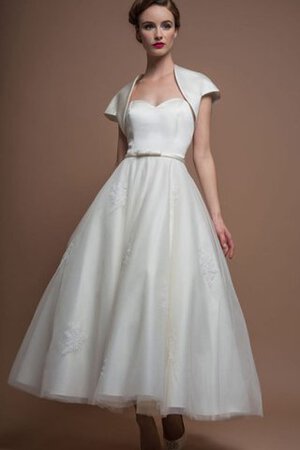 Robe de mariée boutonné avec ruban ceinture en étoffe a-ligne jusqu'au mollet