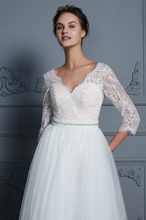 Robe de mariée fait main de princesse en tulle v encolure naturel