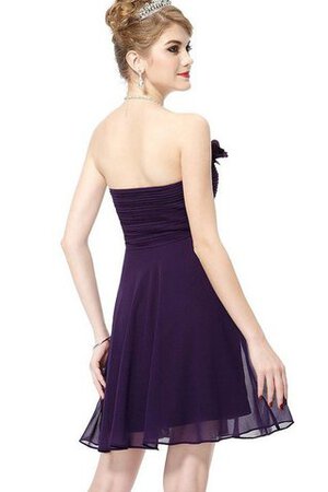 Robe de graduation courte de bustier manche nulle col en forme de cœur ruché