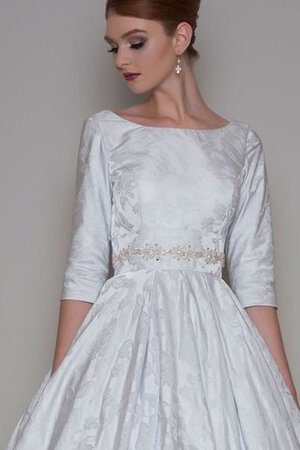 Robe de mariée nature moderne avec décoration dentelle avec manche 3/4 col en bateau