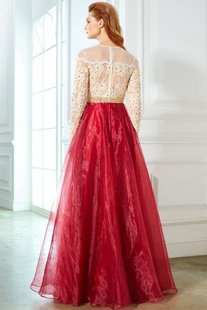 Robe de soirée ligne a appliques de princesse avec manche longue en organza