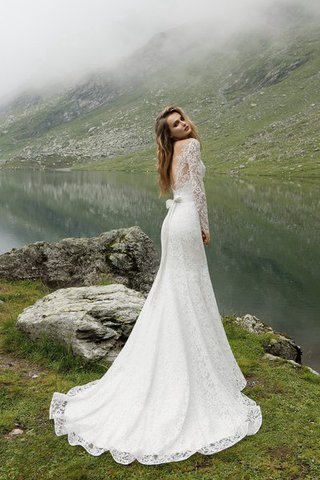 Robe de mariée vintage elégant longueru au niveau de sol avec manche longue v col profonde