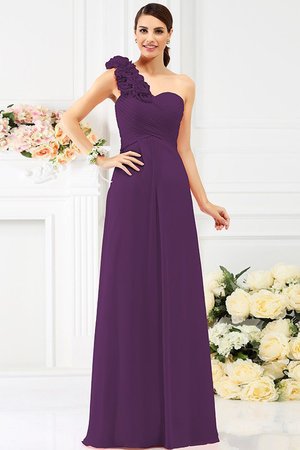 Tenez compte du style et de la couleur de votre robe lorsque 9ce2-9c8ve-robe-demoiselle-d-honneur-longue-avec-fleurs-de-princesse-ligne-a-en-chiffon
