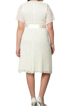 Robe de mariée nature avec ruban avec décoration dentelle ceinture avec manche courte