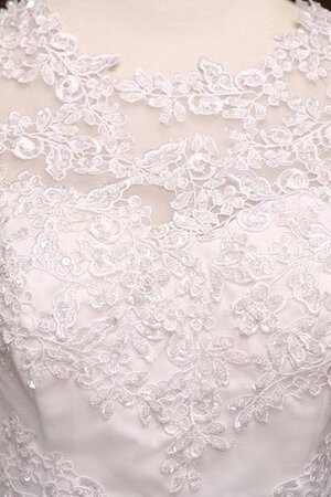 Robe de mariée naturel arrivée au mollet epaule nue encolure ronde avec perle