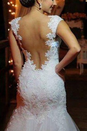 Robe de mariée mode naturel avec décoration dentelle appliques textile en tulle