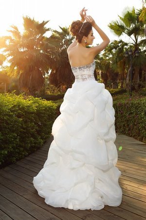 Robe de mariée haut bas manche nulle de princesse asymétrique avec perle