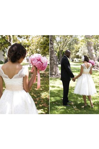 Robe de mariée romantique informel textile en tulle ligne a en dentelle