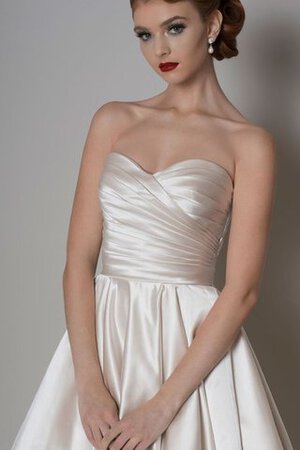 Robe de mariée attirent plissage moderne manche nulle a-ligne