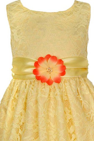 Robe cortège fille avec manche épeules enveloppants avec décoration dentelle encolure ronde