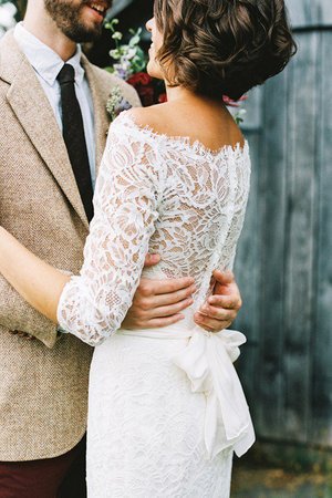 Robe de mariée naturel de traîne courte d'epaule ajourée gaine avec manche 3/4