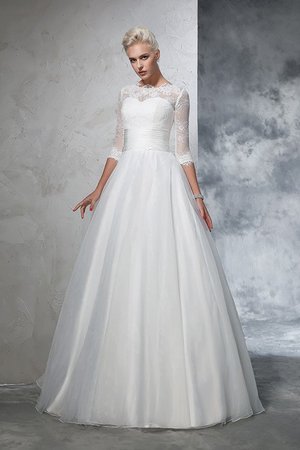 Robe de mariée en organza avec manche 3/4 appliques au niveau de cou de mode de bal