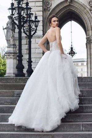 Robe de mariée jusqu'au sol ruchés plongeants a-ligne avec cristal en tulle