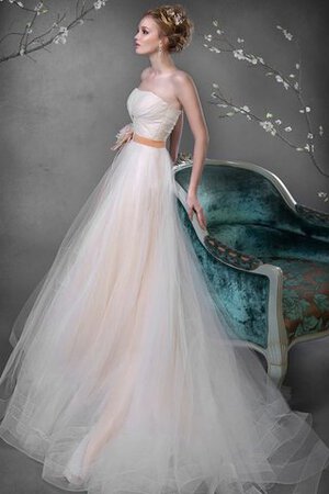 Robe de mariée cordon textile en tulle de col en cœur longueru au niveau de sol ruché