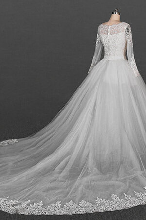 Robe de mariée col en bateau populaire de traîne moyenne textile en tulle naturel