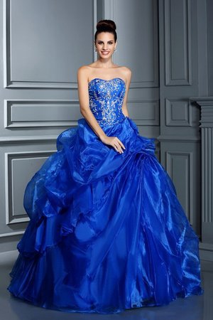 Robe de quinceanera de mode de bal de col en cœur appliques en satin manche nulle