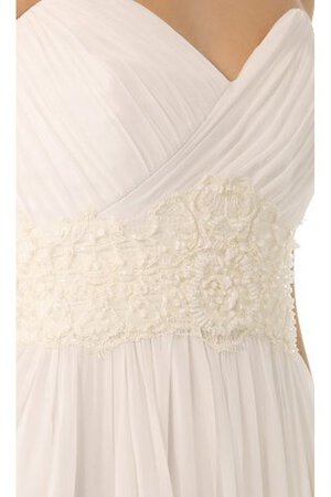 Robe de mariée longueur au ras du sol manche nulle ceinture avec ruban dos nu