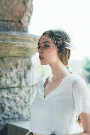 Robe de mariée avec bouton chaming attirent nature facile