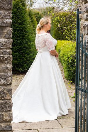 Robe de mariée luxueux naturel avec manche 1/2 encolure ronde longueur au ras du sol