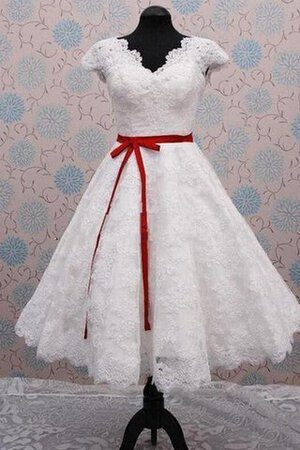 Robe de mariée simple festonné au bord de la mer avec ruban manche nulle