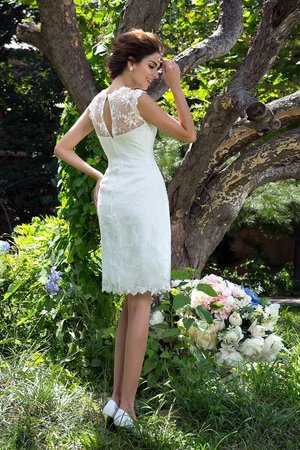 Robe de mariée naturel avec zip ligne a manche nulle de princesse