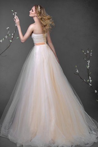 Robe de mariée cordon textile en tulle de col en cœur longueru au niveau de sol ruché