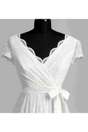 Robe de mariée avec manche courte a plage ligne a en dentelle avec ruban