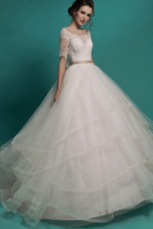 Robe de mariée delicat avec décoration dentelle avec gradins avec ruban avec nœud