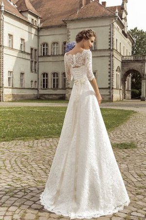 Robe de mariée vintage longueru au niveau de sol col en bateau avec cristal ligne a