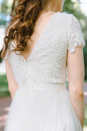 Robe de mariée longue au niveau de cou en dentelle en tulle ceinture