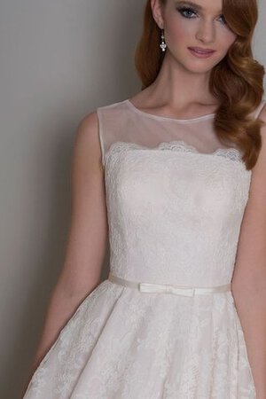 Robe de mariée classique longue en dentelle ligne a appliques