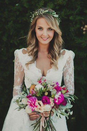 Robe de mariée avec décoration dentelle junoesque de lotus de col en v jusqu'au sol