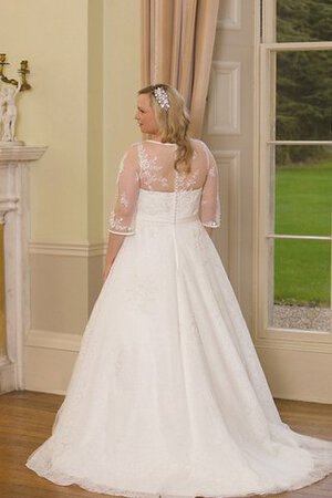 Robe de mariée distinguee plissage en dentelle boutonné ligne a