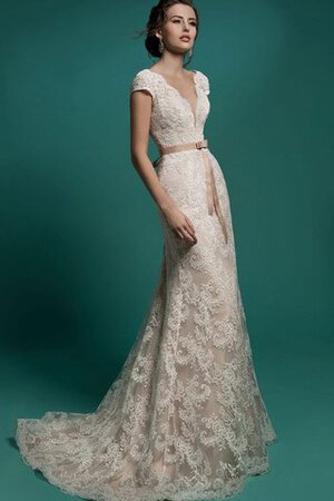 Robe de mariée romantique avec décoration dentelle avec ruban appliques fermeutre eclair