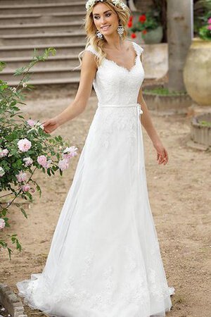 Robe de mariée romantique moderne elégant ligne a boutonné