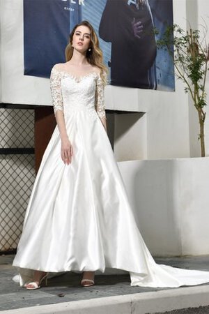 Robe de mariée longueru au niveau de sol brillant longue romantique classique