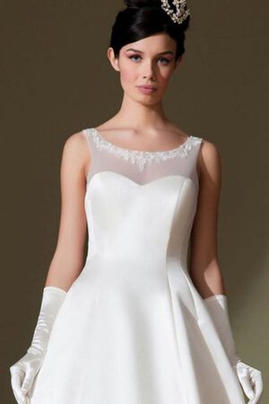 Robe de mariée naturel manche nulle ligne a col en bateau appliques