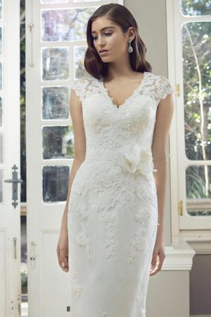 Robe de mariée naturel avec manche courte avec décoration dentelle jusqu'au sol en forme