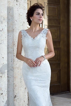 Robe de mariée longue naturel avec sans manches appliques v encolure