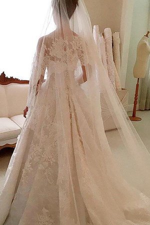 Robe de mariée naturel appliques de princesse de traîne moyenne manche nulle