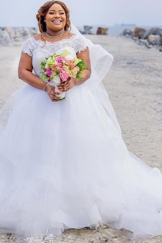 Robe de mariée intemporel chic de col bateau en dentelle en tulle