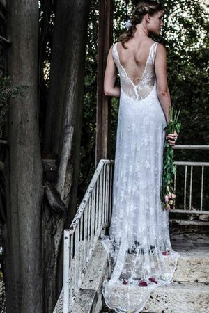 Robe de mariée delicat facile ligne a appliques de traîne courte