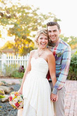 Robe de mariée romantique ruché en plage avec cristal col en forme de cœur