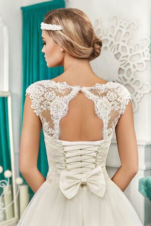 Robe de mariée naturel trou serre decoration en fleur avec manche courte ligne a