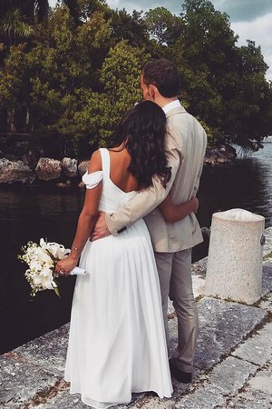 Robe de mariée de col en v angélique de princesse fermeutre eclair naturel