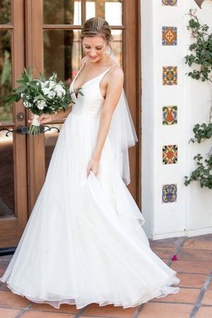 Robe de mariée manche nulle v encolure mignonne en tulle de princesse